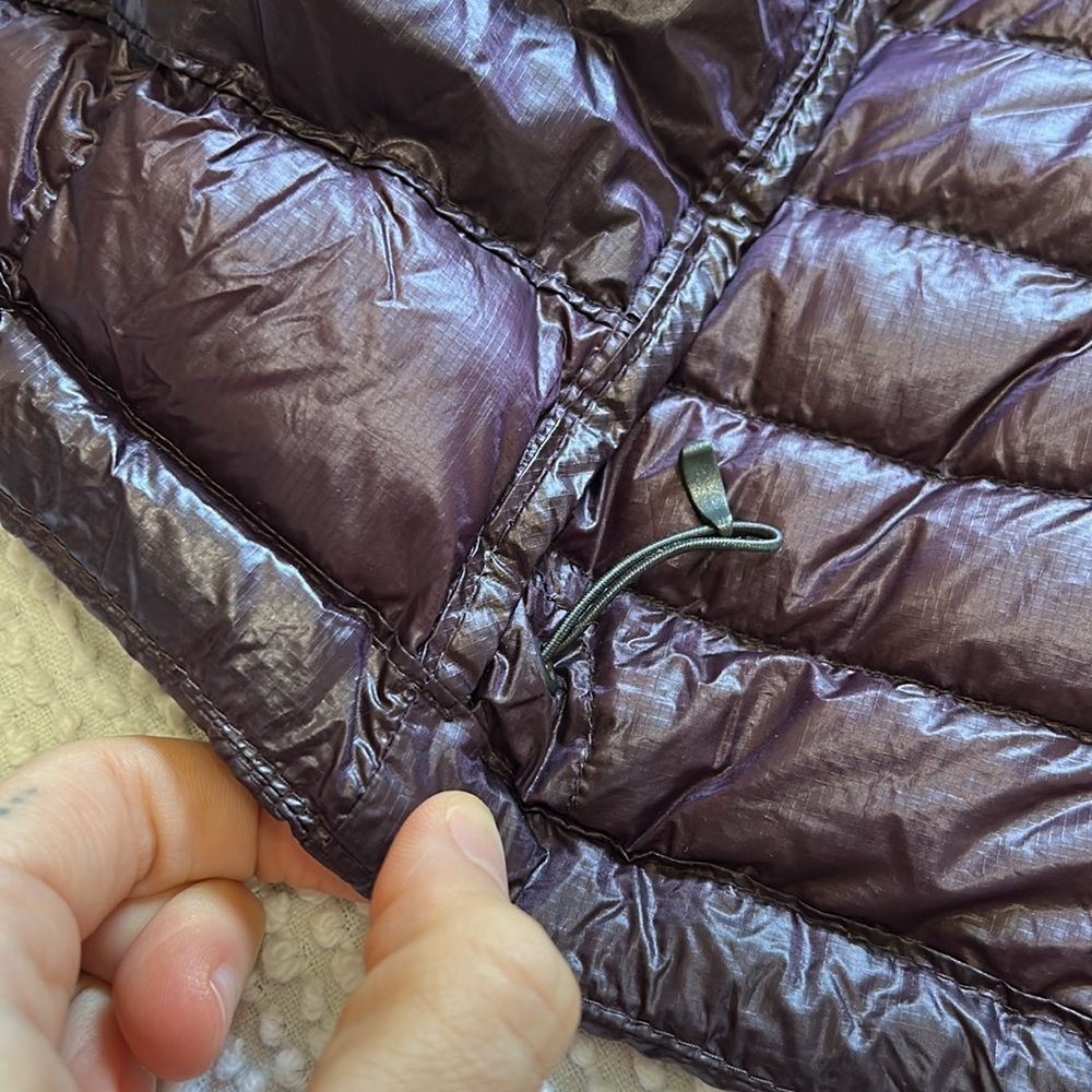 Mountain Hardware Goose Down Packable Puffer Jack… - image 8